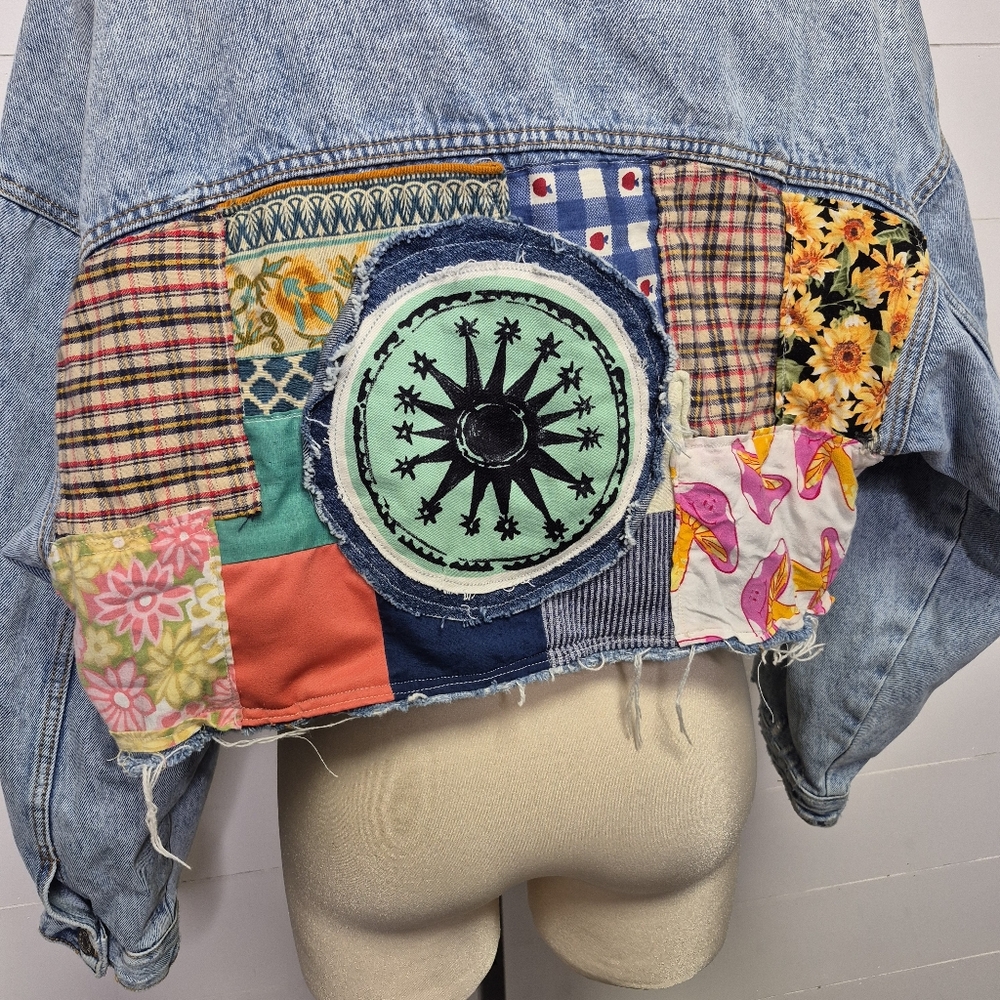 ***SOLD***Upcycled Zara Patchwork Cropped Raw Hem Jean Jacket Size L - Picture 4 of 10